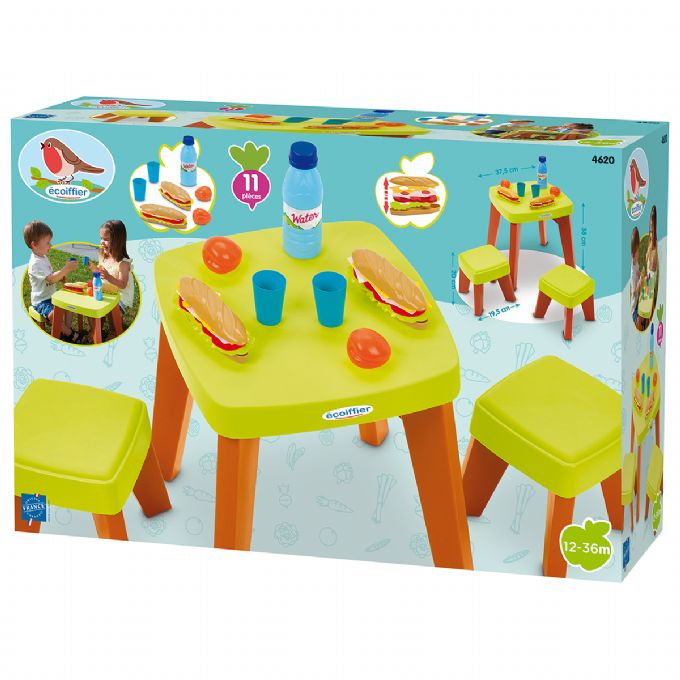 Piknikp�yt� tuoleilla version 4