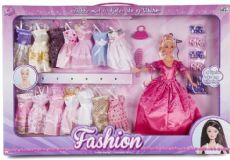 Dukke med 15 kjoler i rosa gaveeske