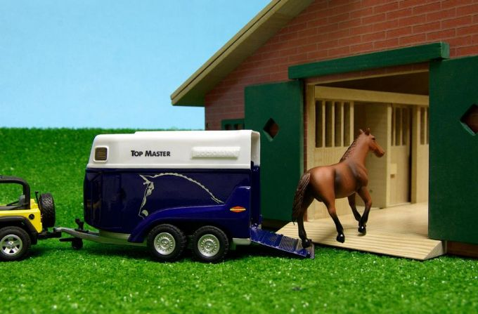 Kids Globe Horse Stable With 9 Boxes version 4