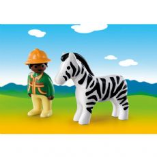 Ranger mit Zebra