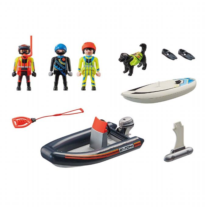 Polar sailor rescue with inflatable boat version 3