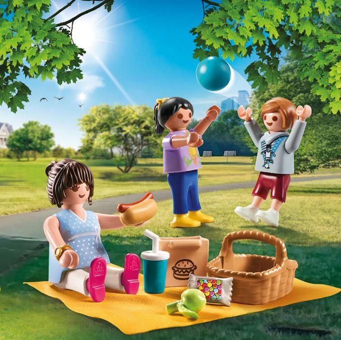 Piknik puistossa version 1