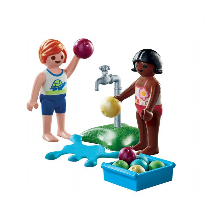 Barn med vattenballonger version 1