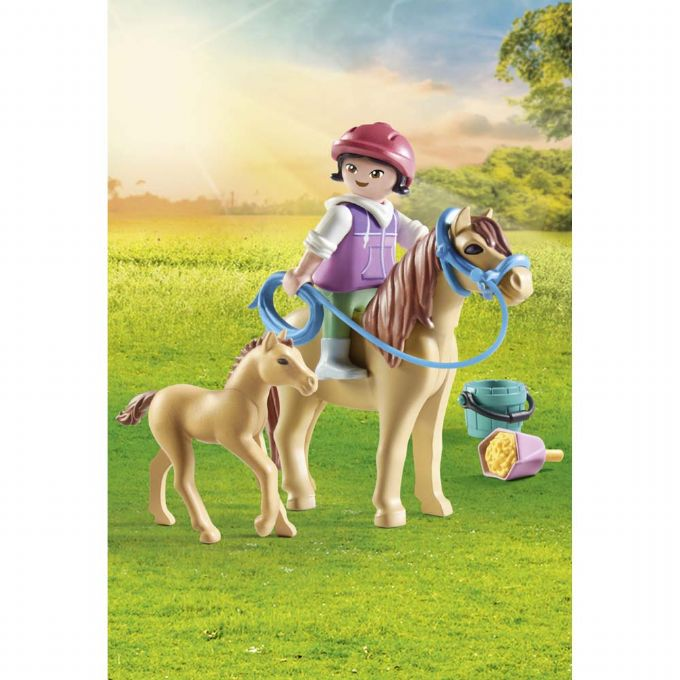 Kind mit Pony und Fohlen version 3