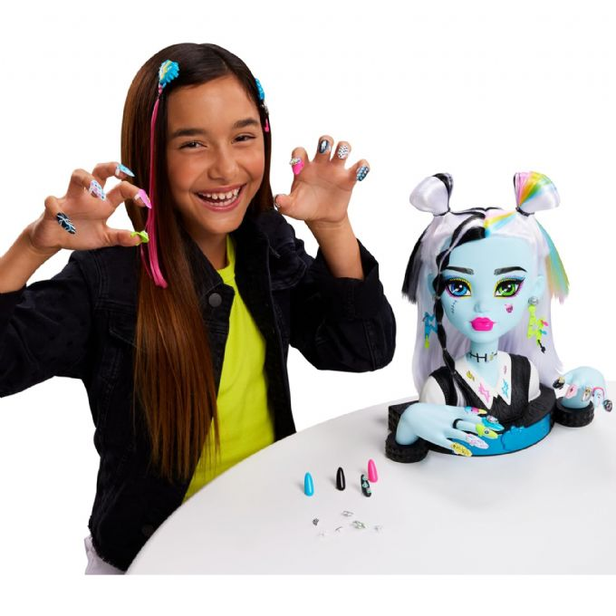 Monster High Frankie Stein Kampausp�� version 6