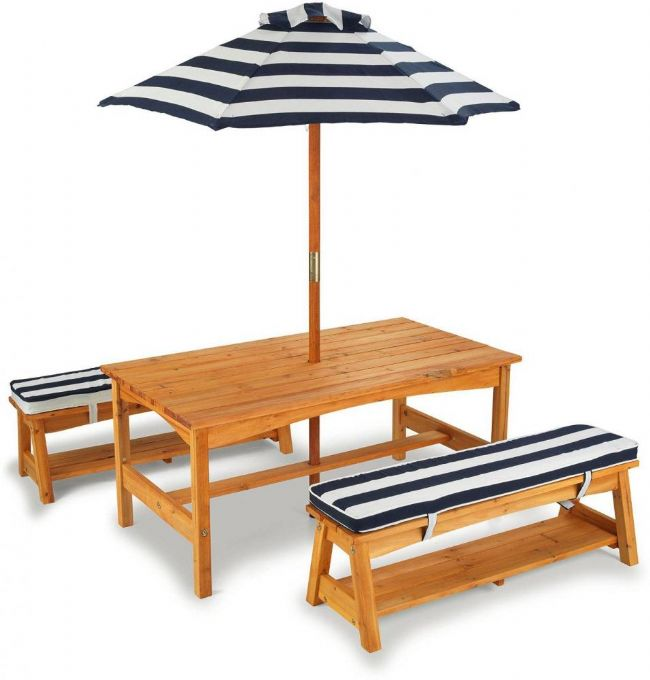 Bord och bnkset med dynor och parasoll version 2