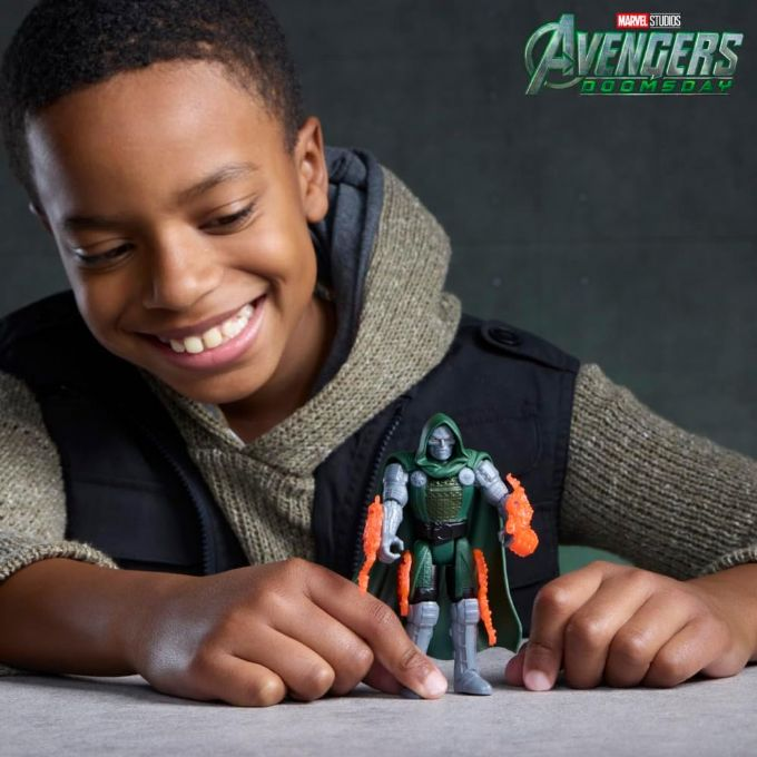 Avengers Toimintamaailma Doctor Doom -hahmo version 3