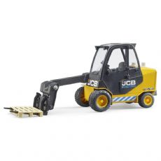 Forklift with pallet