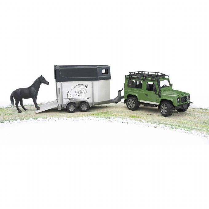 Land Rover Defender with horse trailer version 3