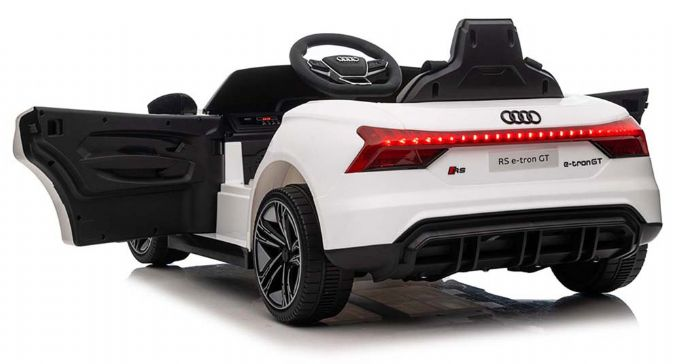 Audi RS E-tron Vit 12V version 5