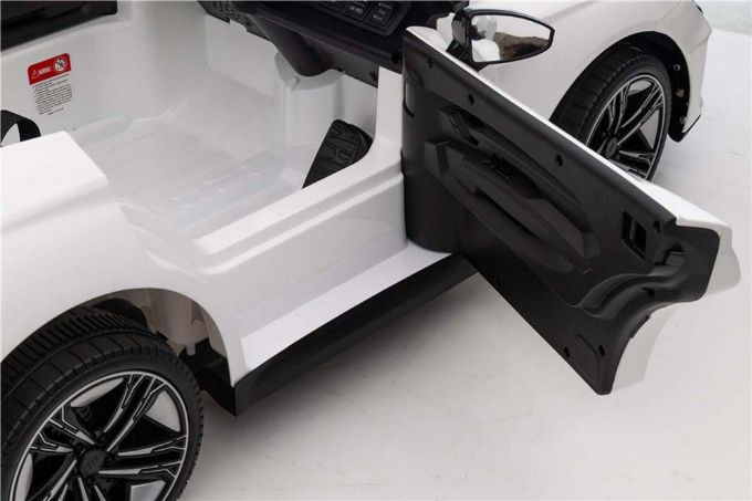Audi RS E-tron valkoinen 12V version 7
