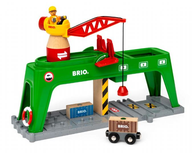 Se Brio World - Containerkran - 33996 hos Eurotoys