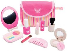 Pink makeup set