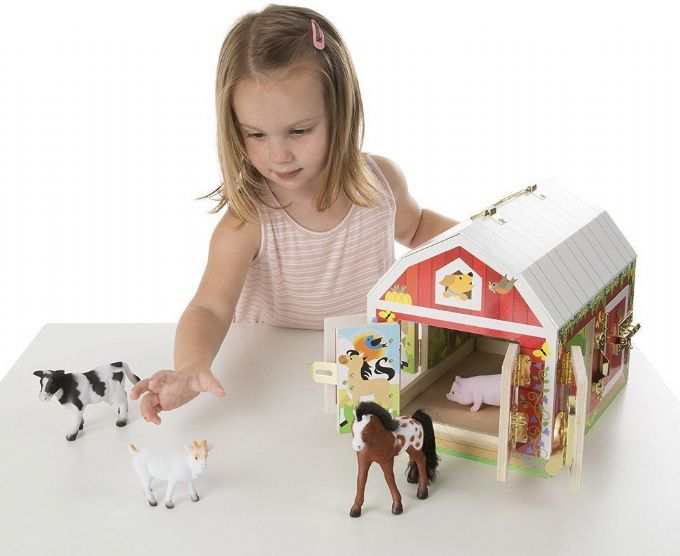 Activity barn with animals and locks version 2