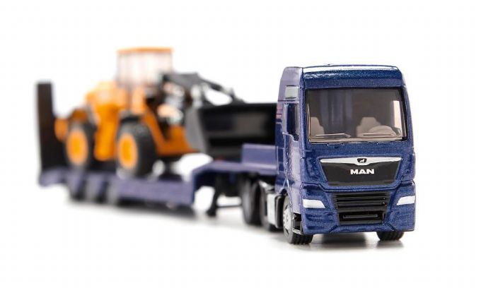 Truck with low loader and wheel loader version 7