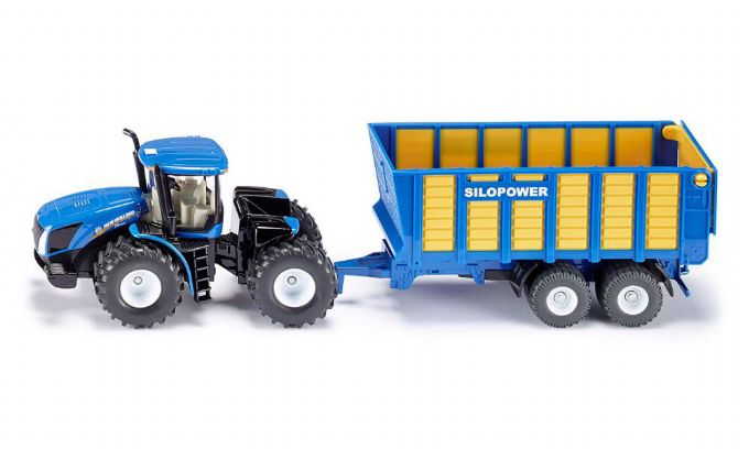Tractor with silage trailer version 2