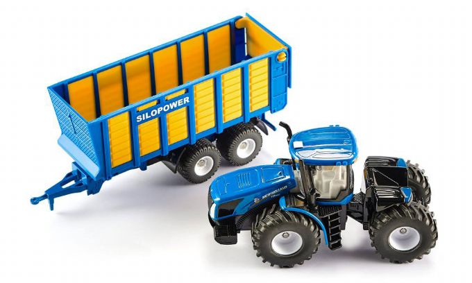 Tractor with silage trailer version 5
